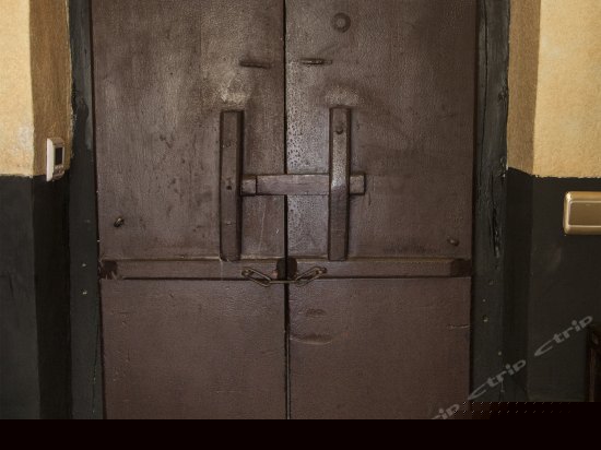 富贵荣华窑洞土炕房