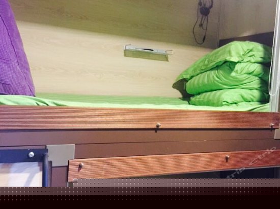 男女混合太空舱(无窗)