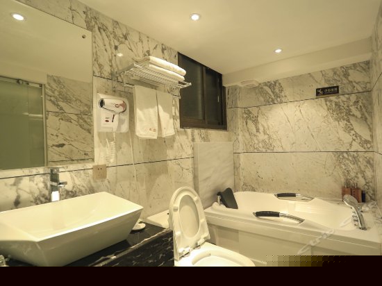 午后复式大床房