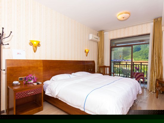 阳台山景大床房