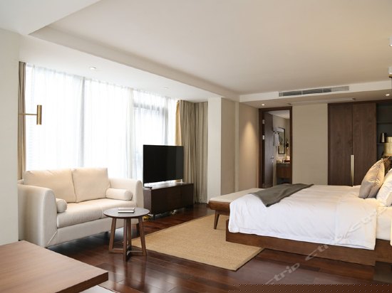 雅律景观大床房