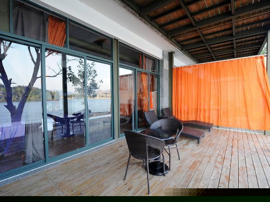 豪华海景大床房07