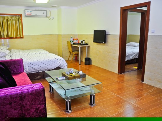 豪华家庭套房（一房一厅）