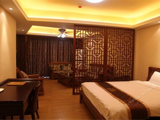 豪华园景大床房