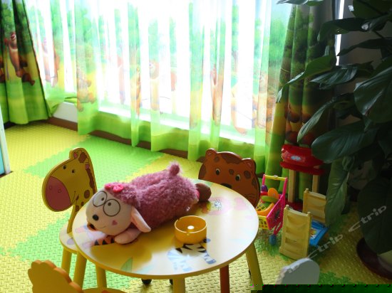 熊大滑梯四床套房