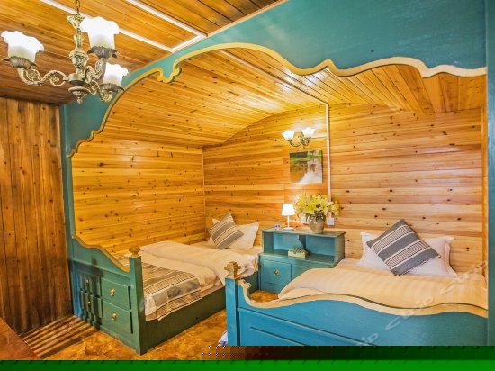 深蓝精品双床间