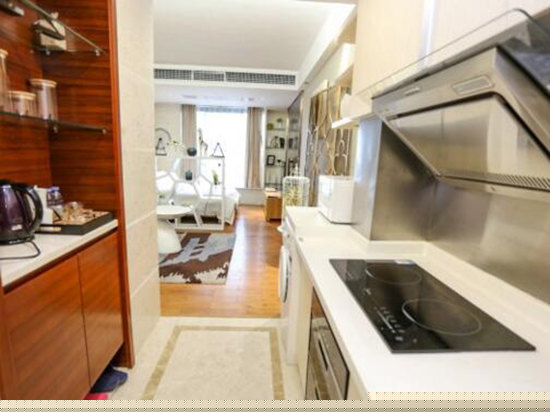 豪华商务大床房