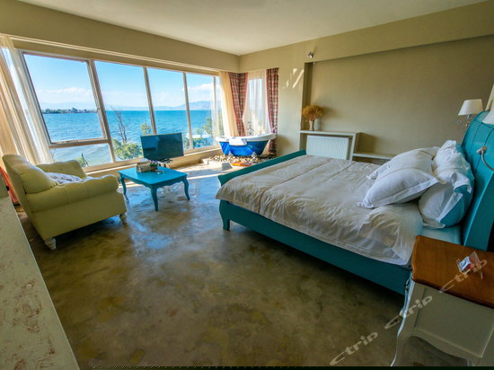 豪华美国乡村海景大床房203号房