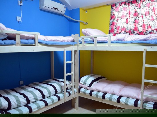 女生六人房（床位房）