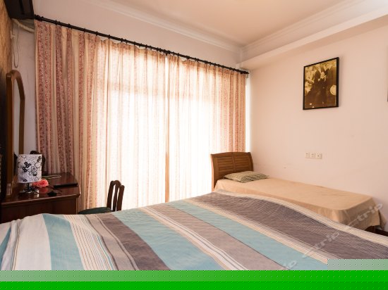 高层精装四房一厅