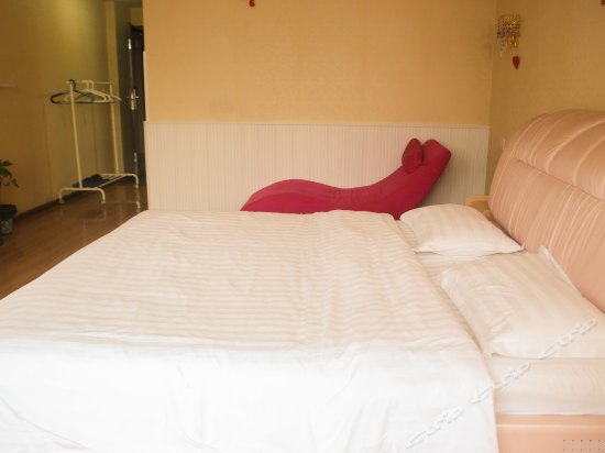 时尚豪华大床房