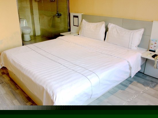 经济大床房（无窗）