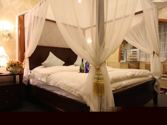 豪华宫廷大床房