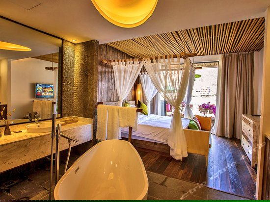 花园海景大床房