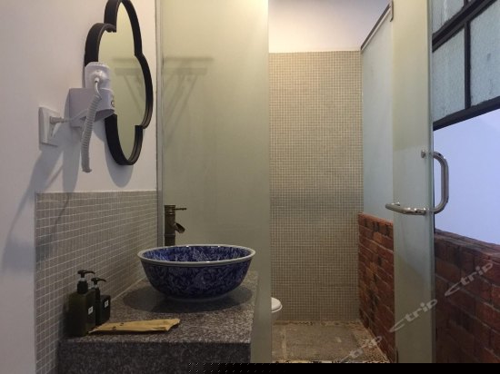 山景阳台大床房