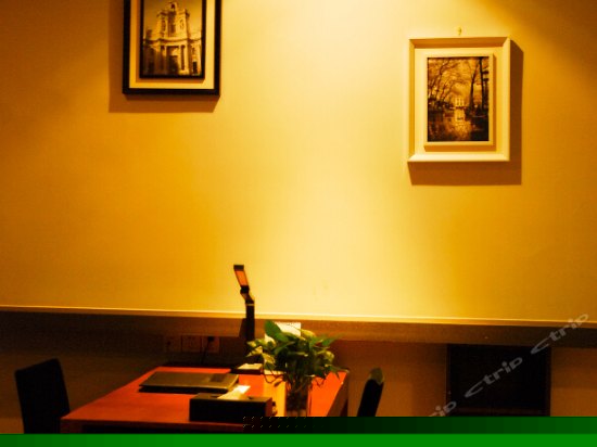 特色风情水床房