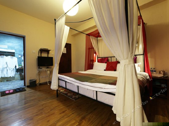 双鸳/亲水蜜月房