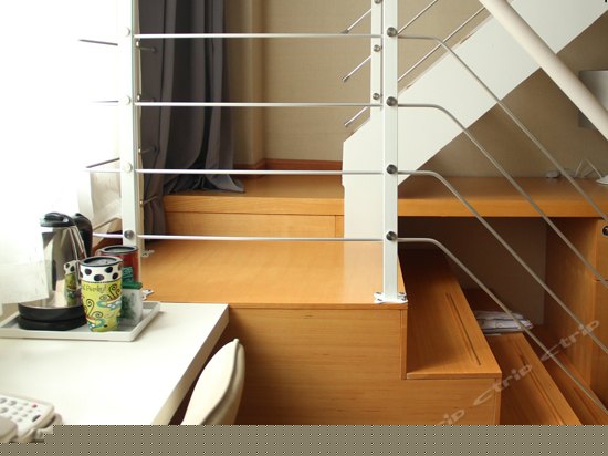 颐嘉酒店复式大床房