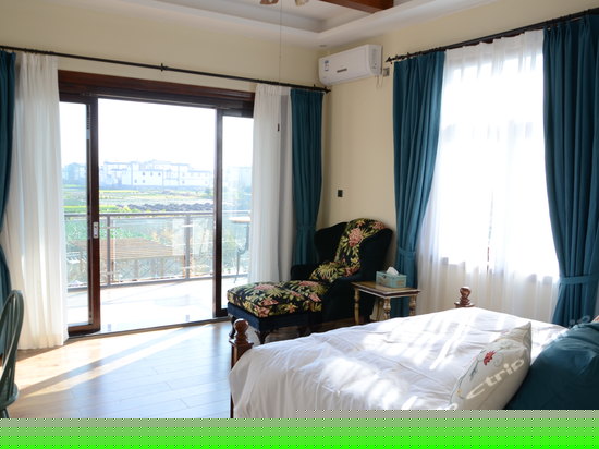 雨水高级田园大床房