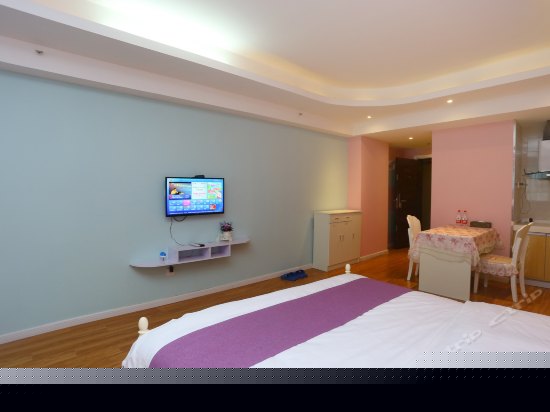 粉色梦幻大床房