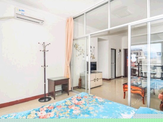 温馨园景两居室房