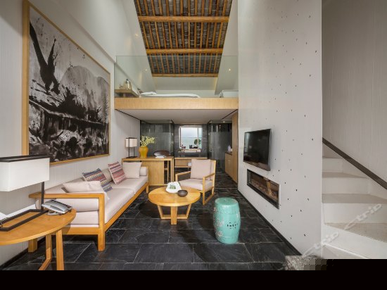 蜜月阁楼星空复式海景房