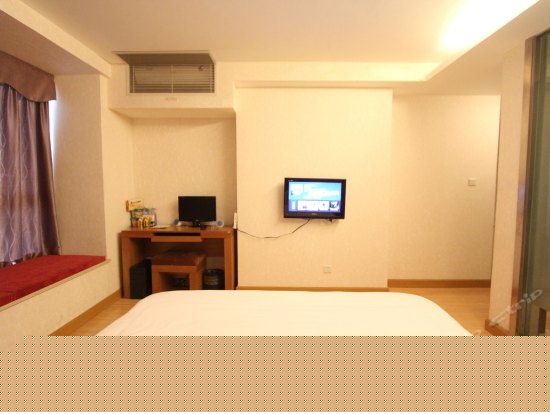 一房一厅套房(带电脑)