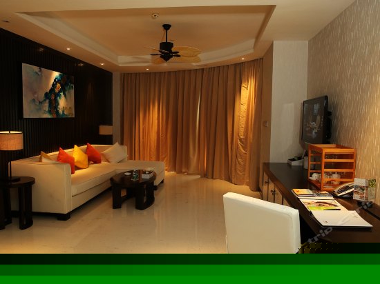 珊瑚家庭两室一厅复式套房