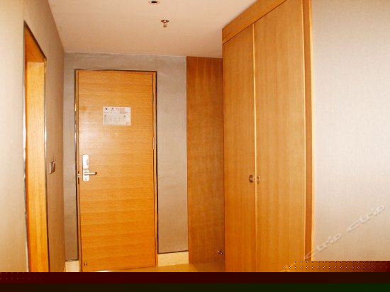 颐嘉酒店大床房