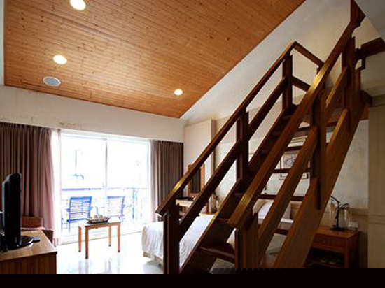 精致楼中楼海景四人房