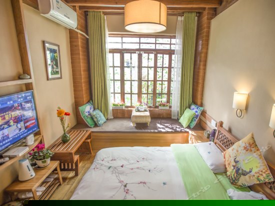 庭院阳光大床房