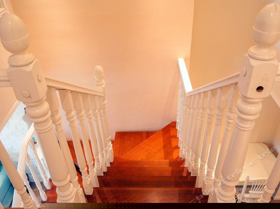 二卧室两厅复式家庭房