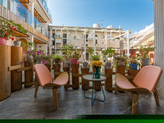 独立阳台浴缸双人间