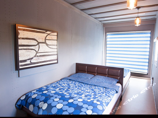 摩登工业四人房