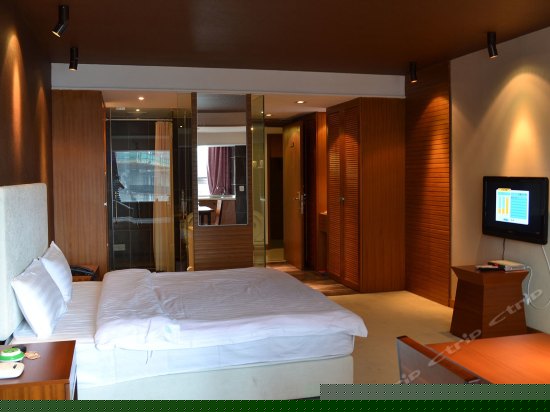 喜年豪华大床房(中宾)