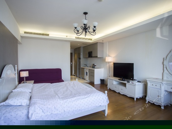 豪华双人大床房