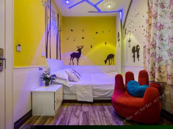 西栅南门森林小鹿