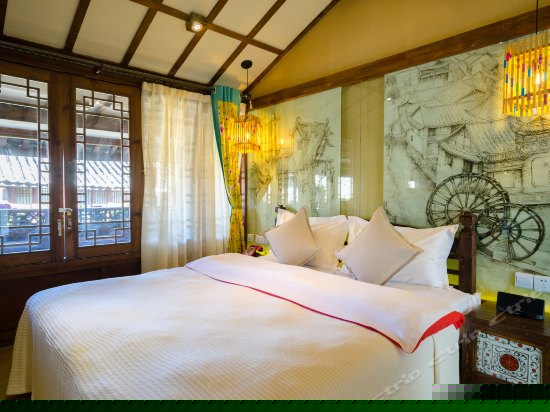 纳西明清大床房