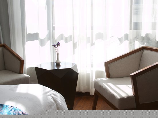 舒适山景大床房