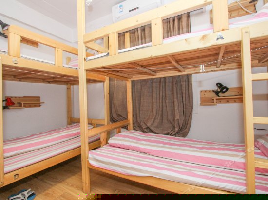 女生六人间(床位)(公卫)