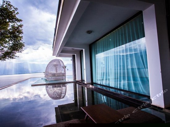 悦湾-无边水景套房