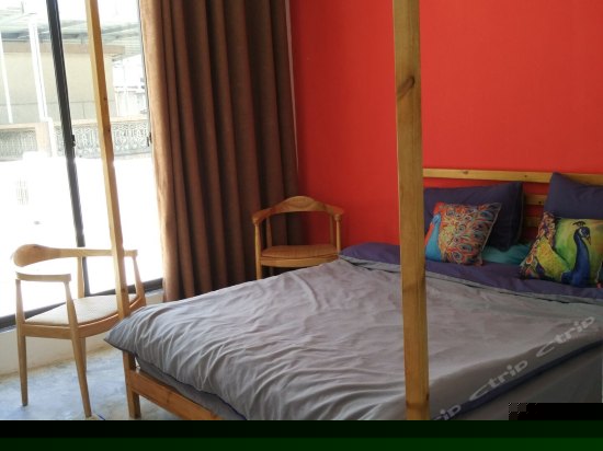 301无敌山景阳台阳台大床房