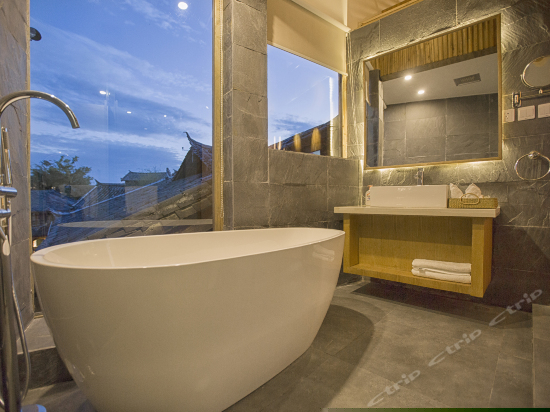 风花雪月（玉龙雪山观景房）