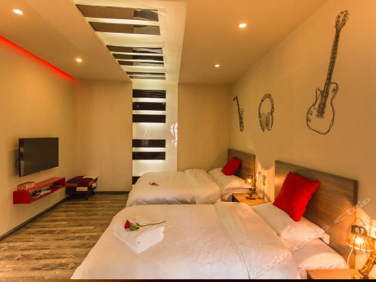 钢的琴院景家庭