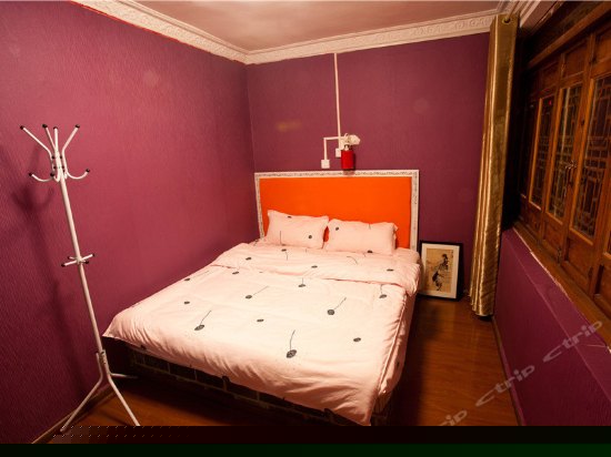 一楼温馨大床房