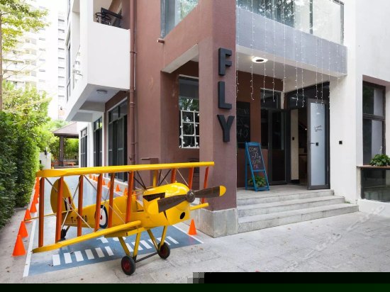 六间房私家泳池别墅