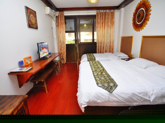 泰式休闲榻榻米大床房