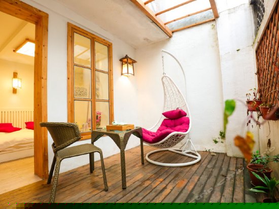 樱花飞扬（带两个私享花园）