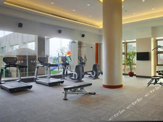 健身娱乐设施
