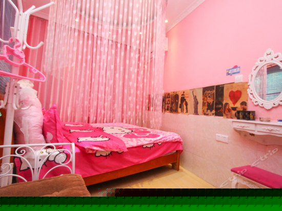 Hellokitty情侣主题房